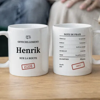 Cadeau Retraite Collègue : Mug avec Prénom et Avantages - Les petits-enfants surprennent papy au garage