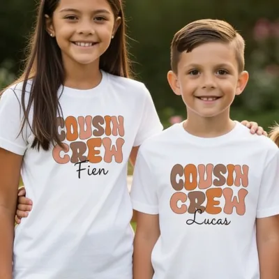 Groovy Bubbel Letters Retro T-shirt met Eigen Tekst - Neven en nichten op het familiefeest