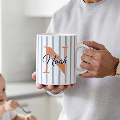 Pasztell Bögre Monogrammal és Névvel - Egy fiatal apa első kávéja