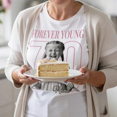 Rojstnodnevna majica z otroško fotografijo - Forever young pri sedemdesetih