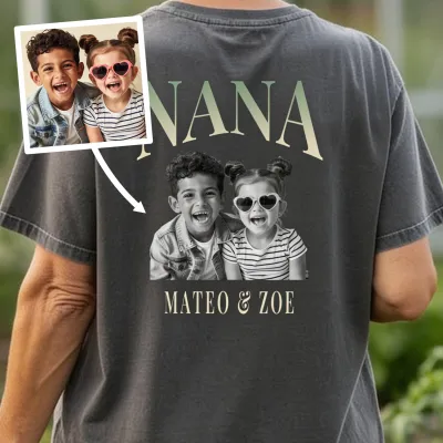 Foto majica s pastelnim barvnim prelivom in letnico - Nana z dvema vnukoma