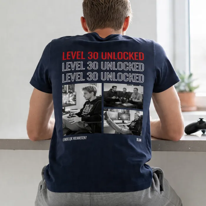 T-shirt met Zwart-Wit Foto's en Herhalende Tekst