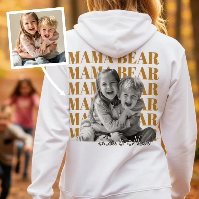 Tricou cu Portret din Cuvinte - MAMA BEAR — mama met haar twee kleintjes