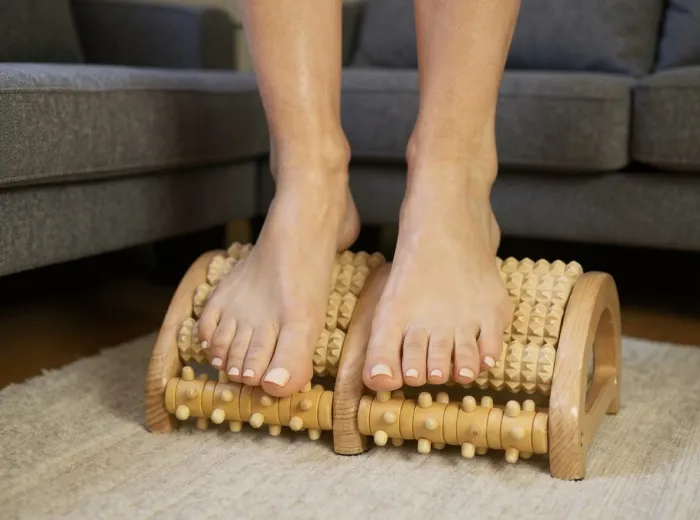 Fußmassageroller aus Holz