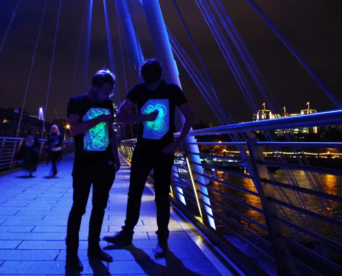 Glow T-shirt Interactif