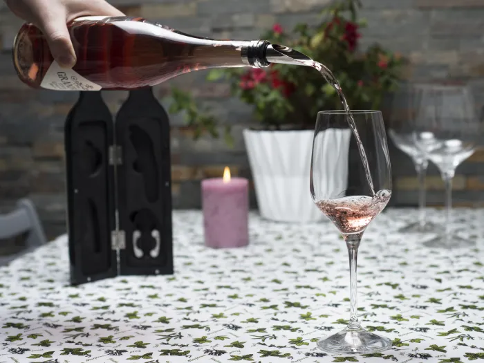 Flaschenöffner-Set in Weinflasche