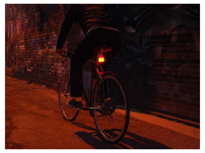Acheter Lumière Vélo Testicule Rigolo  Eclairage Velo Original pas cher :  Lampe de Sécurité en Vélo